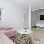 Pearl 3city By Renters דירה