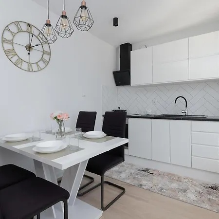 Elegant 1-bedroom 3city By Renters Sopot